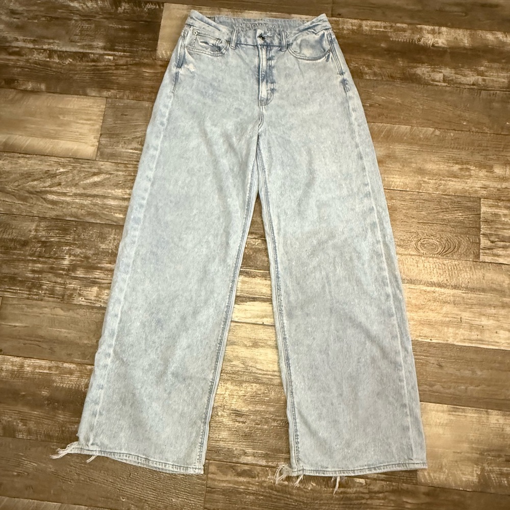 American Eagle Outfitters Light Wash Wide Leg Jeans